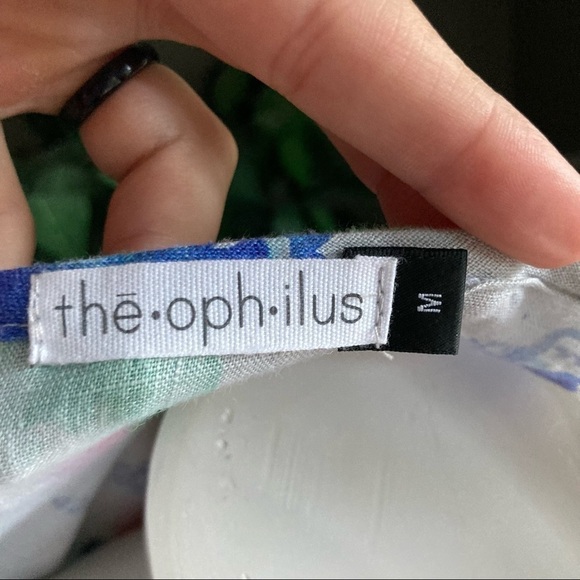 Theophilus | Floral Watercolor Long Sleeve Tunic Top - Picture 3 of 4